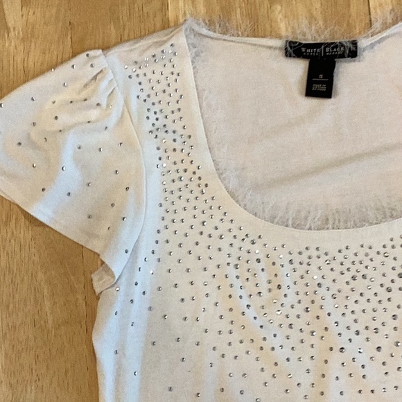 White shirt with silver sparkles, faux fur, womens size small - Picture 4 of 11
